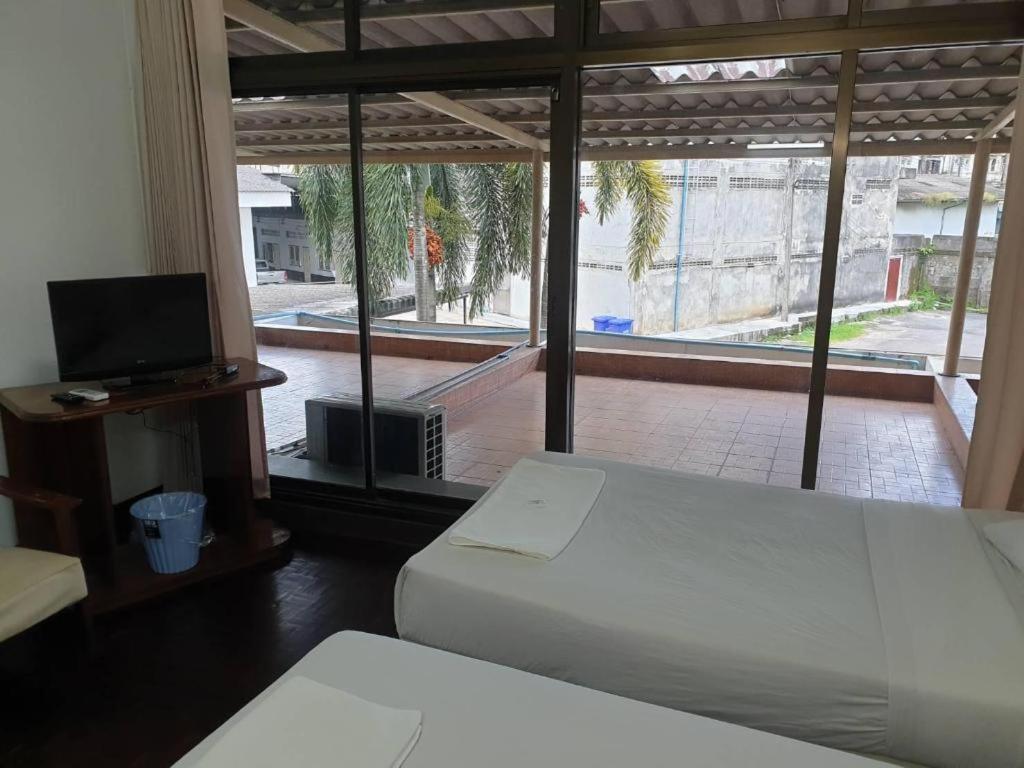 Sa Hotel Trat Kültér fotó